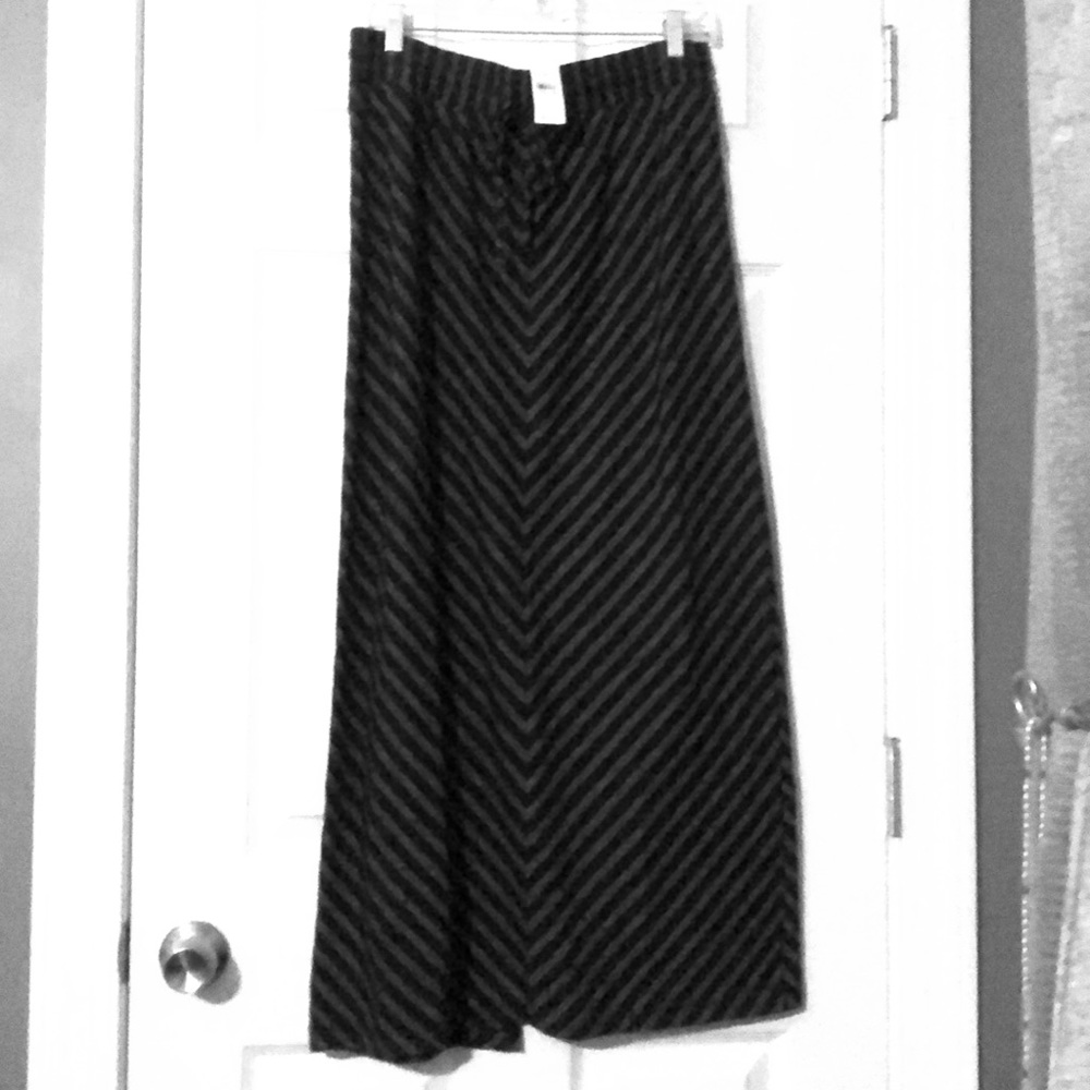 Loft Striped Maxi Skirt 🔴